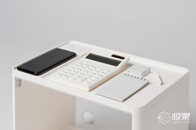 智能办公新革命 无线充电家具让苹果也慌了？